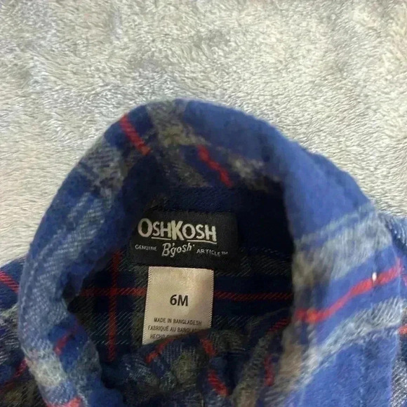 OshKosh B'gosh - long sleeve flannel button down onesie. Size 6 month - Picture 2 of 4